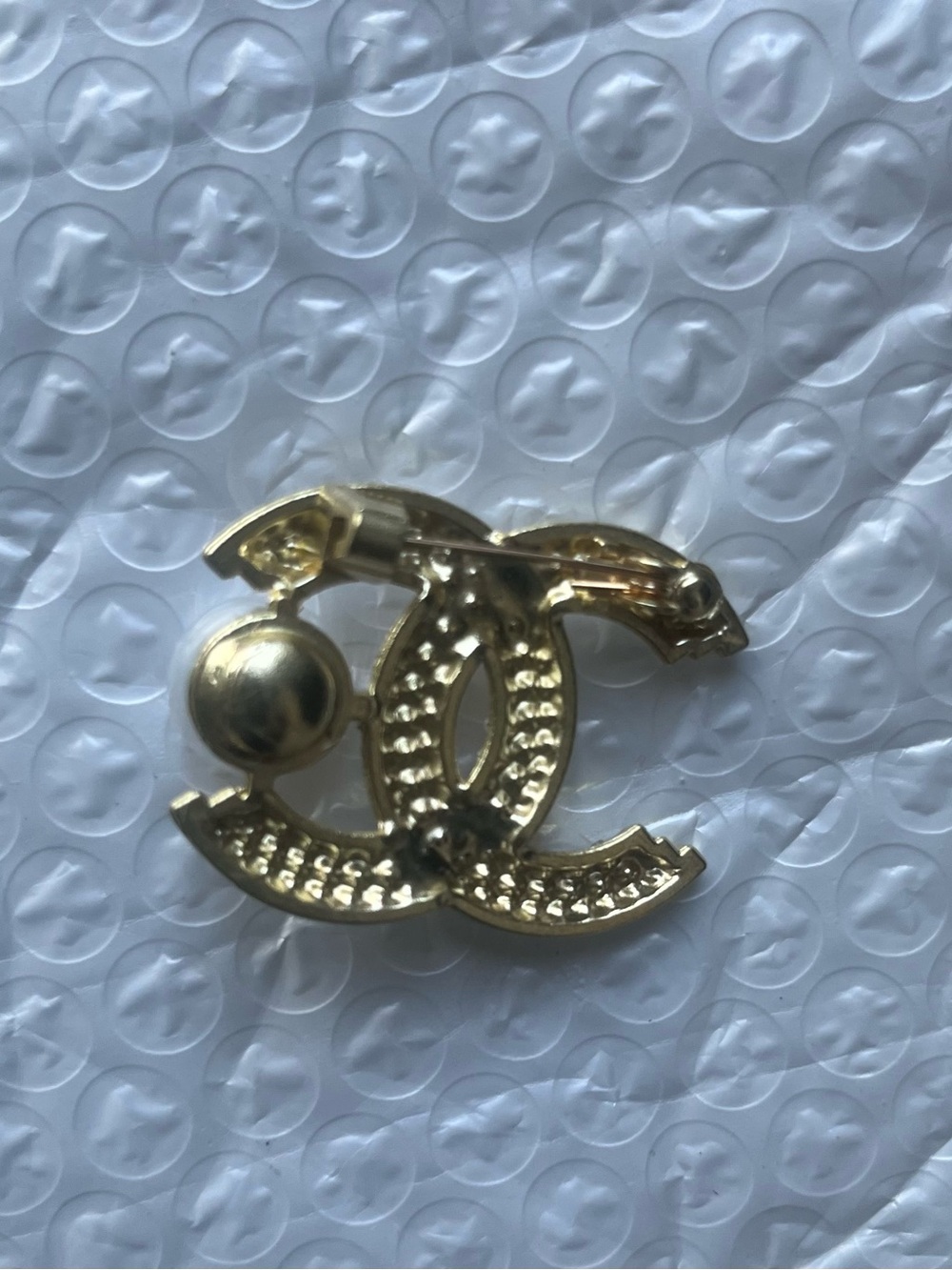NIP Double C Pearl brooch. 🤍🩶 - Picture 4 of 4